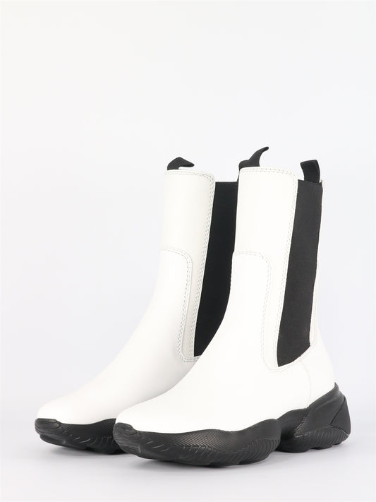 Interaction chelsea boots