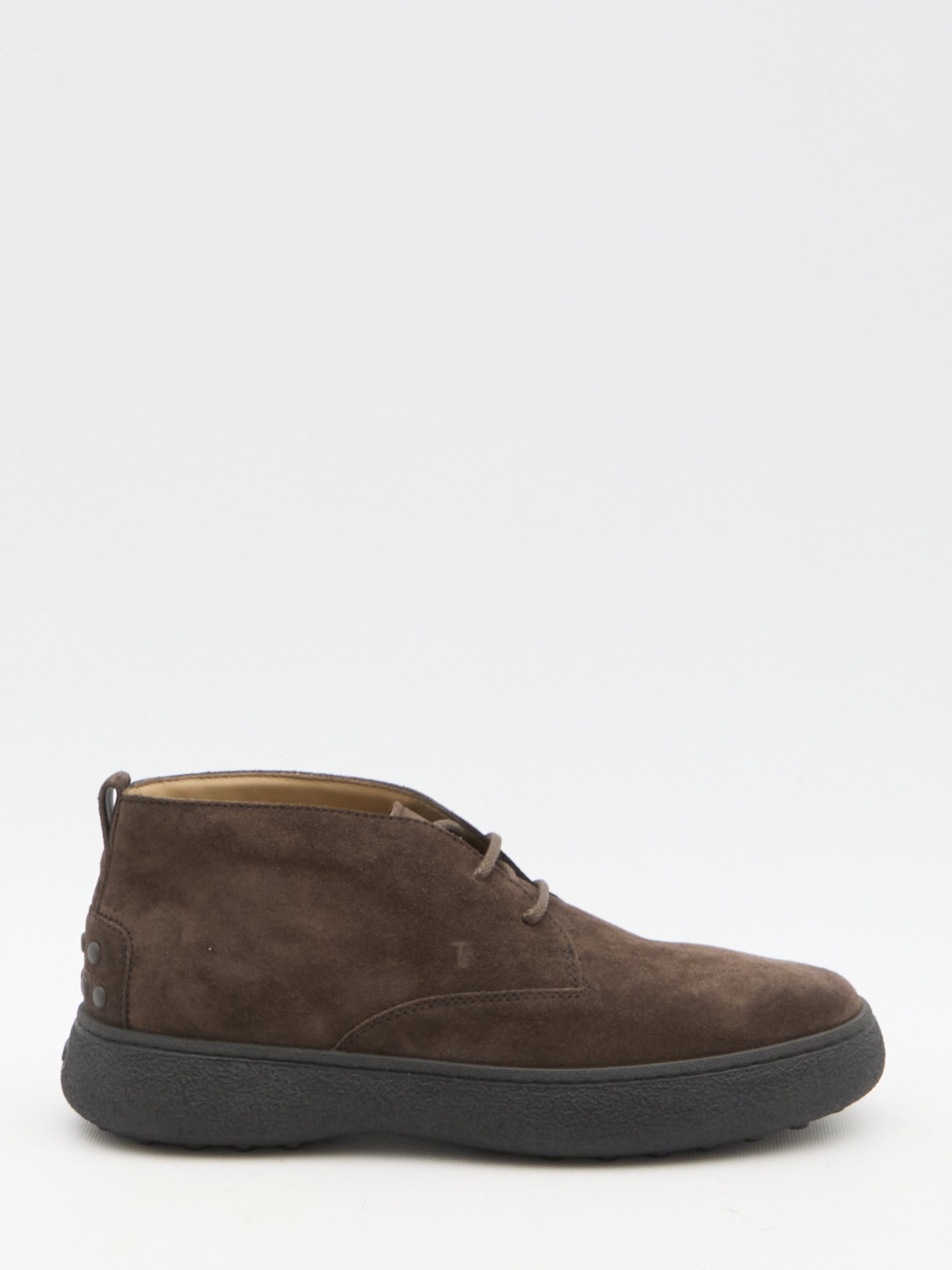Desert boots in suede