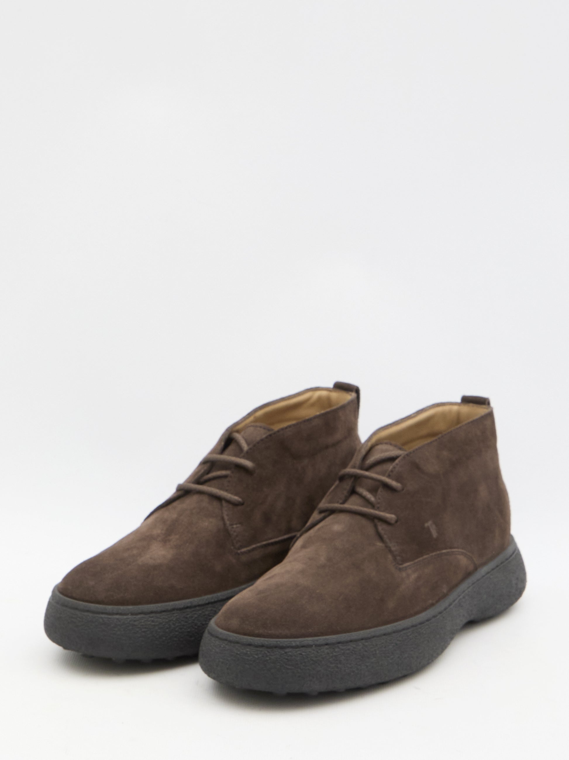 Desert boots in suede