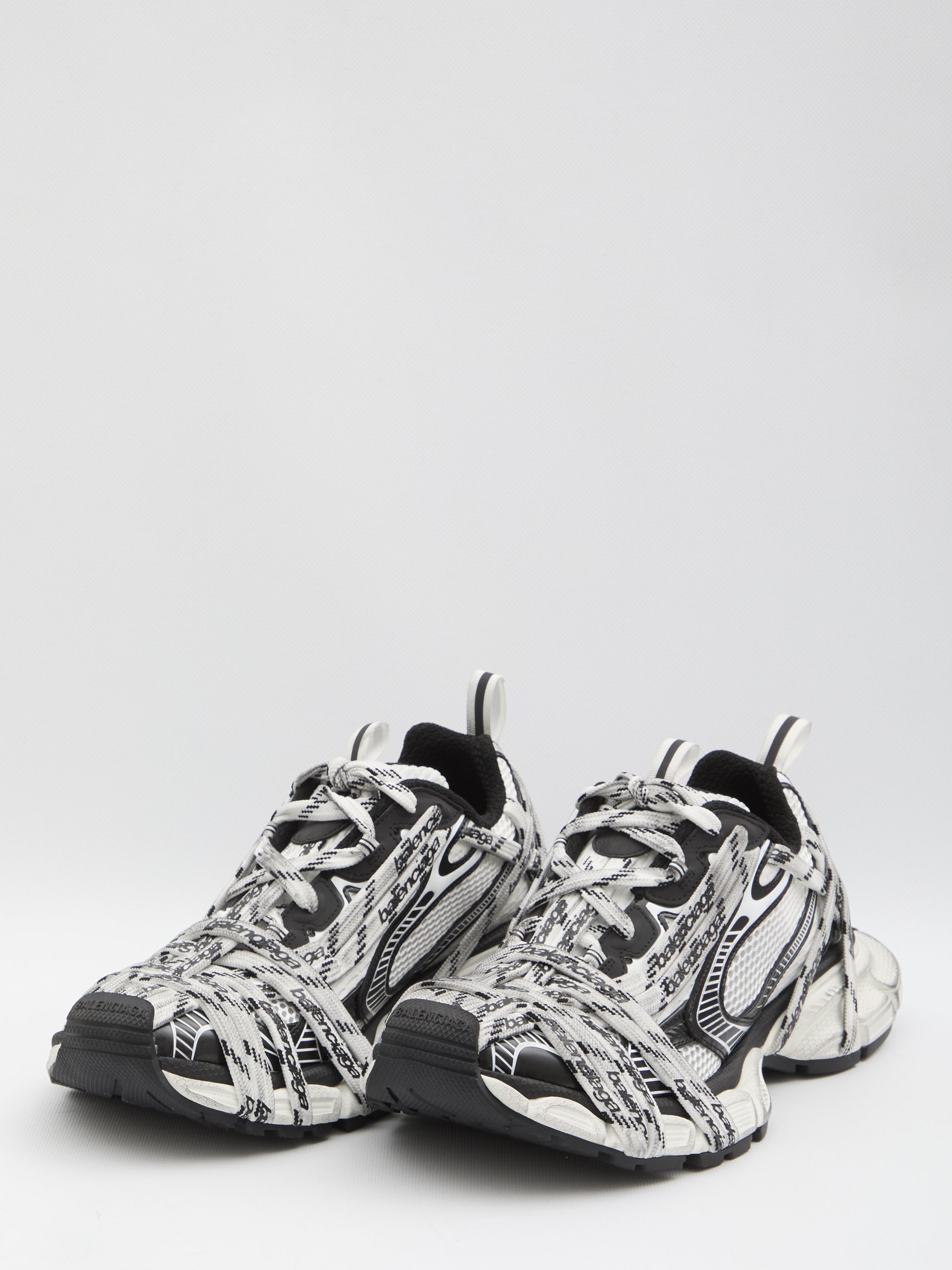 3XL Extreme Laces sneakers