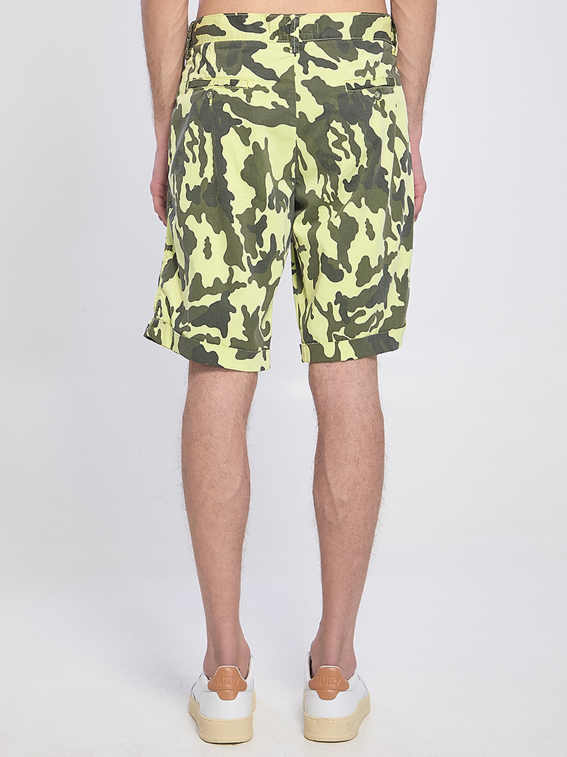 Camouflage bermuda shorts