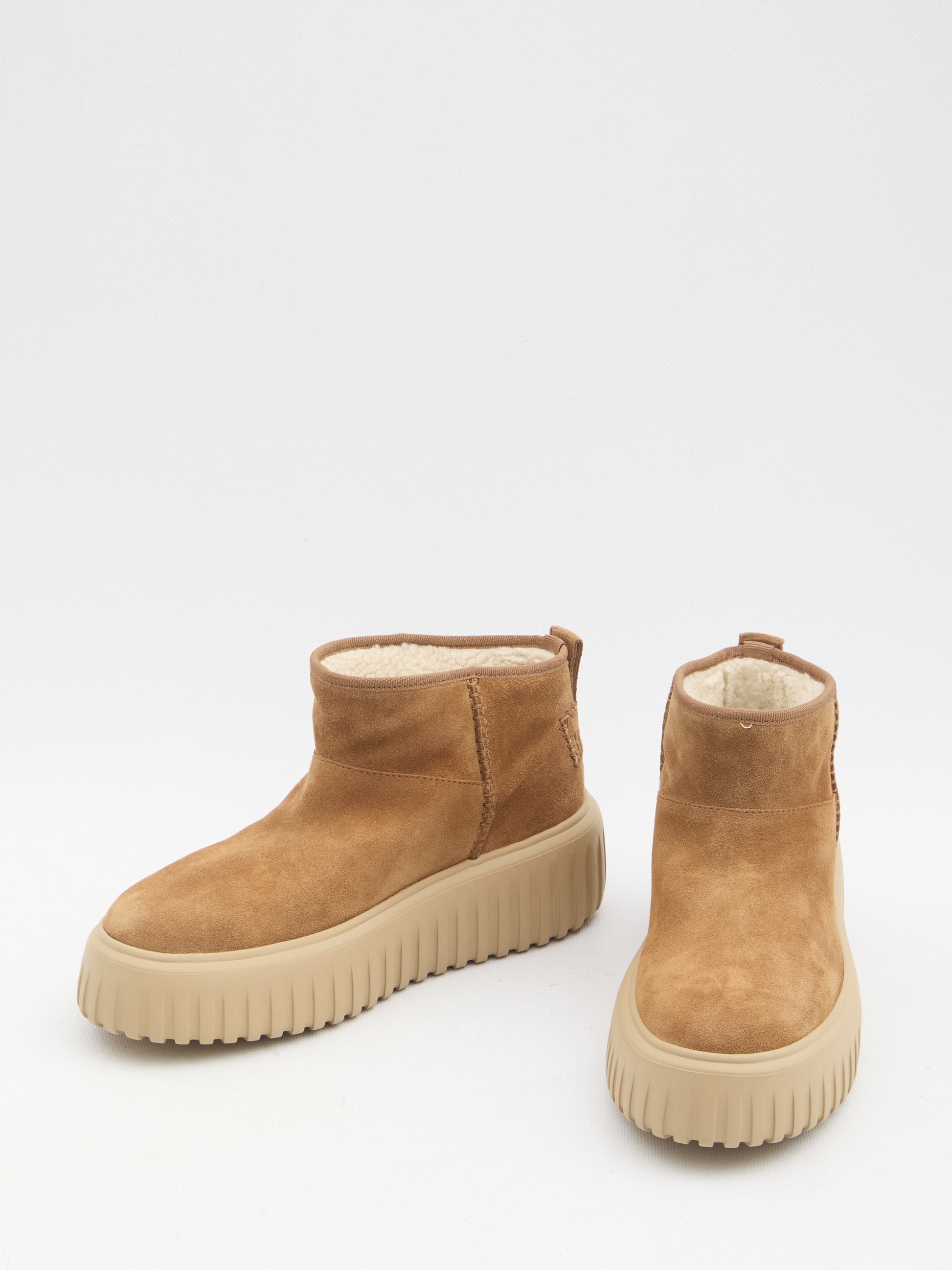 H-stripes low-top boots