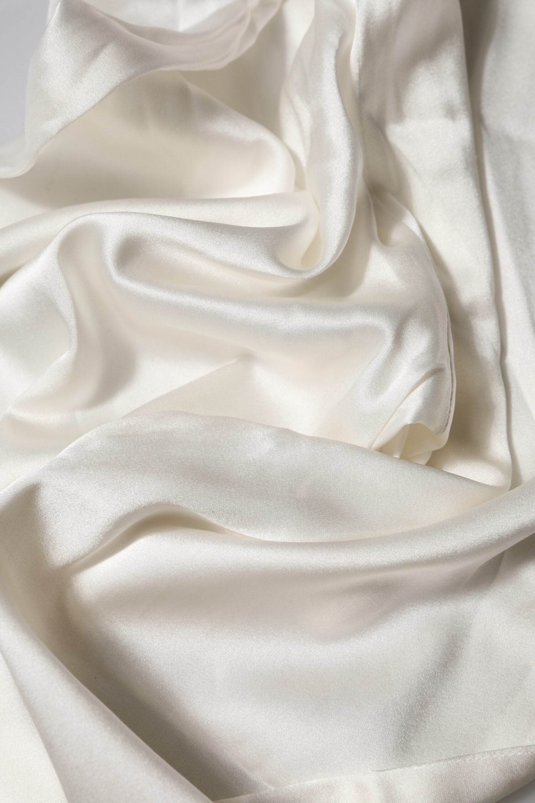 Dolce & Gabbana Ivory Silk Tapered High Waist Pants - Qutton