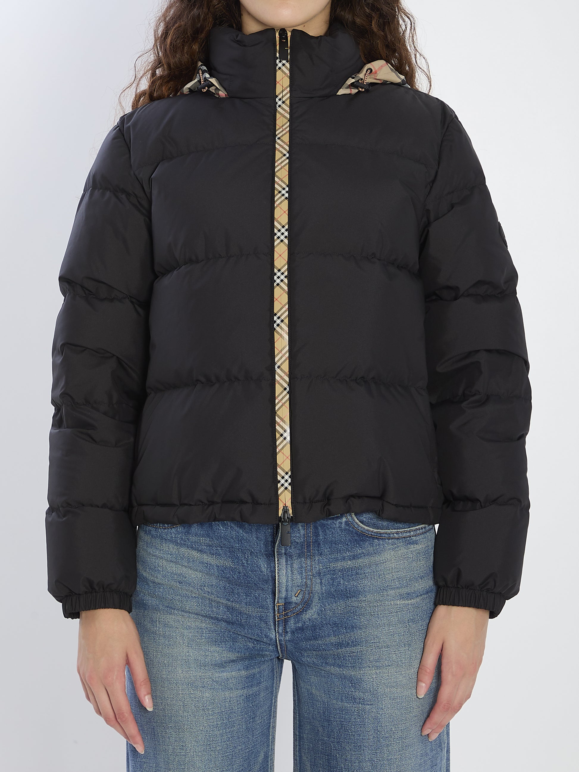 Puffer jacket with concealed hood
