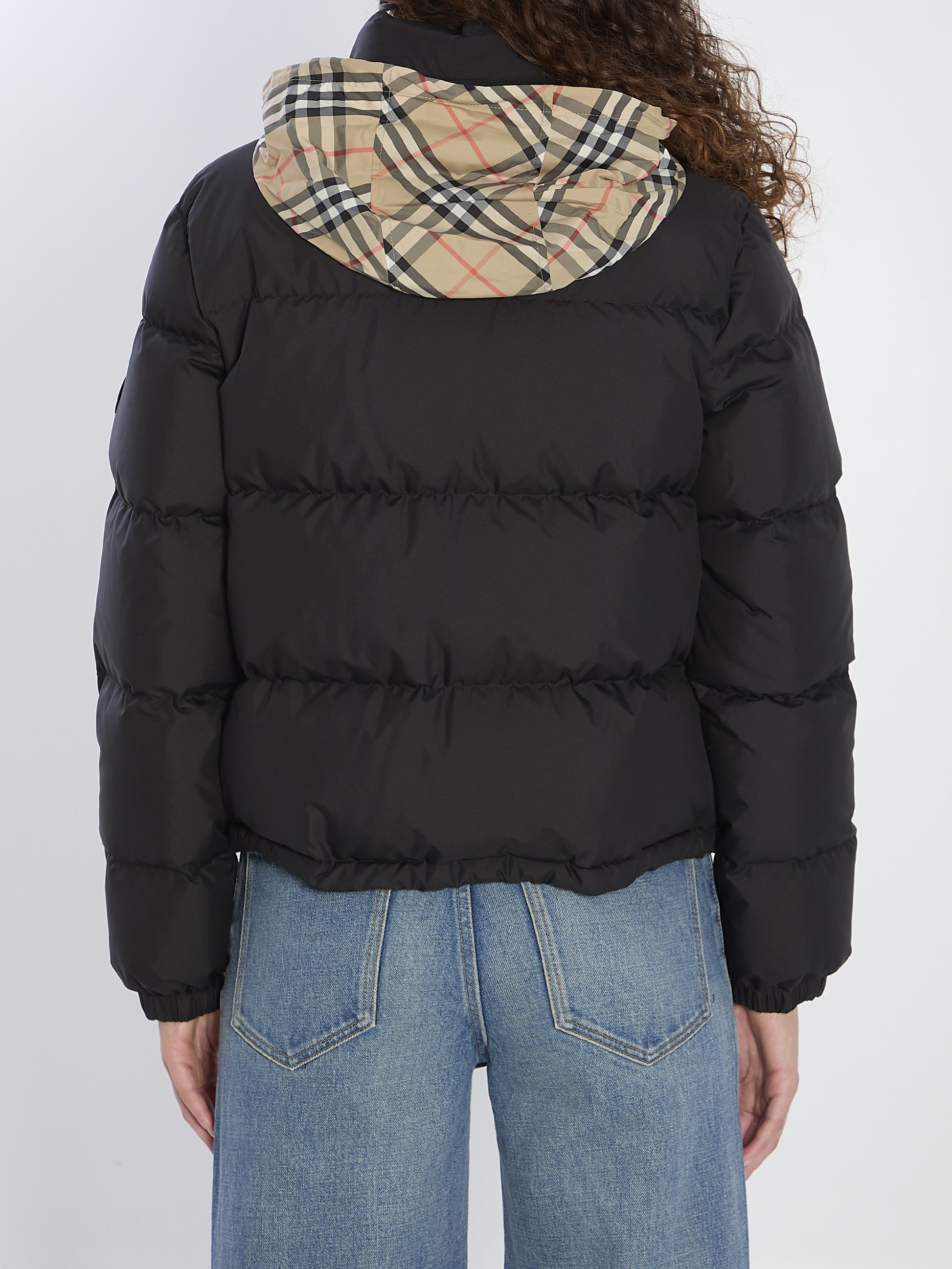 Puffer jacket with concealed hood