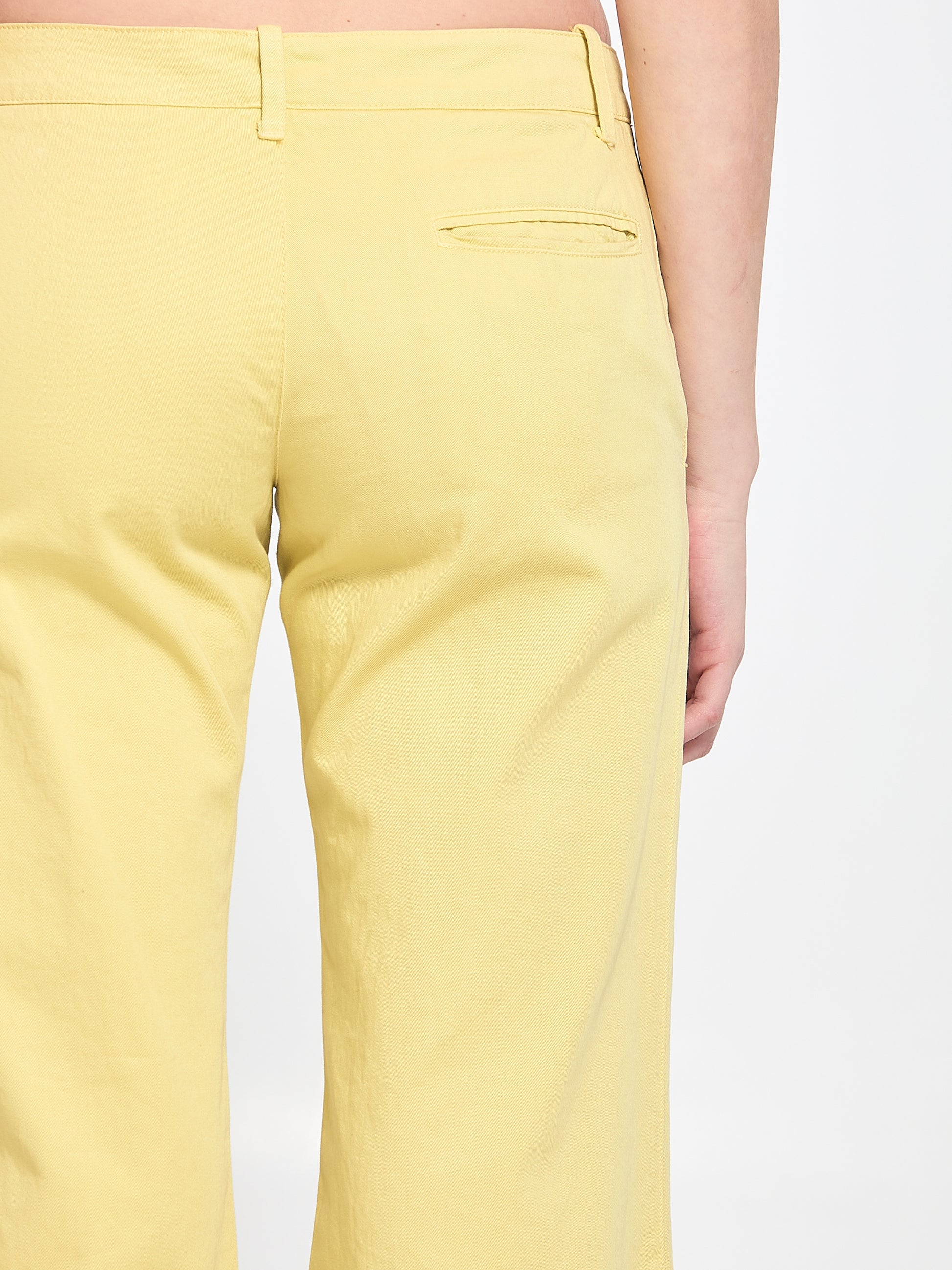 Low-rise trousers