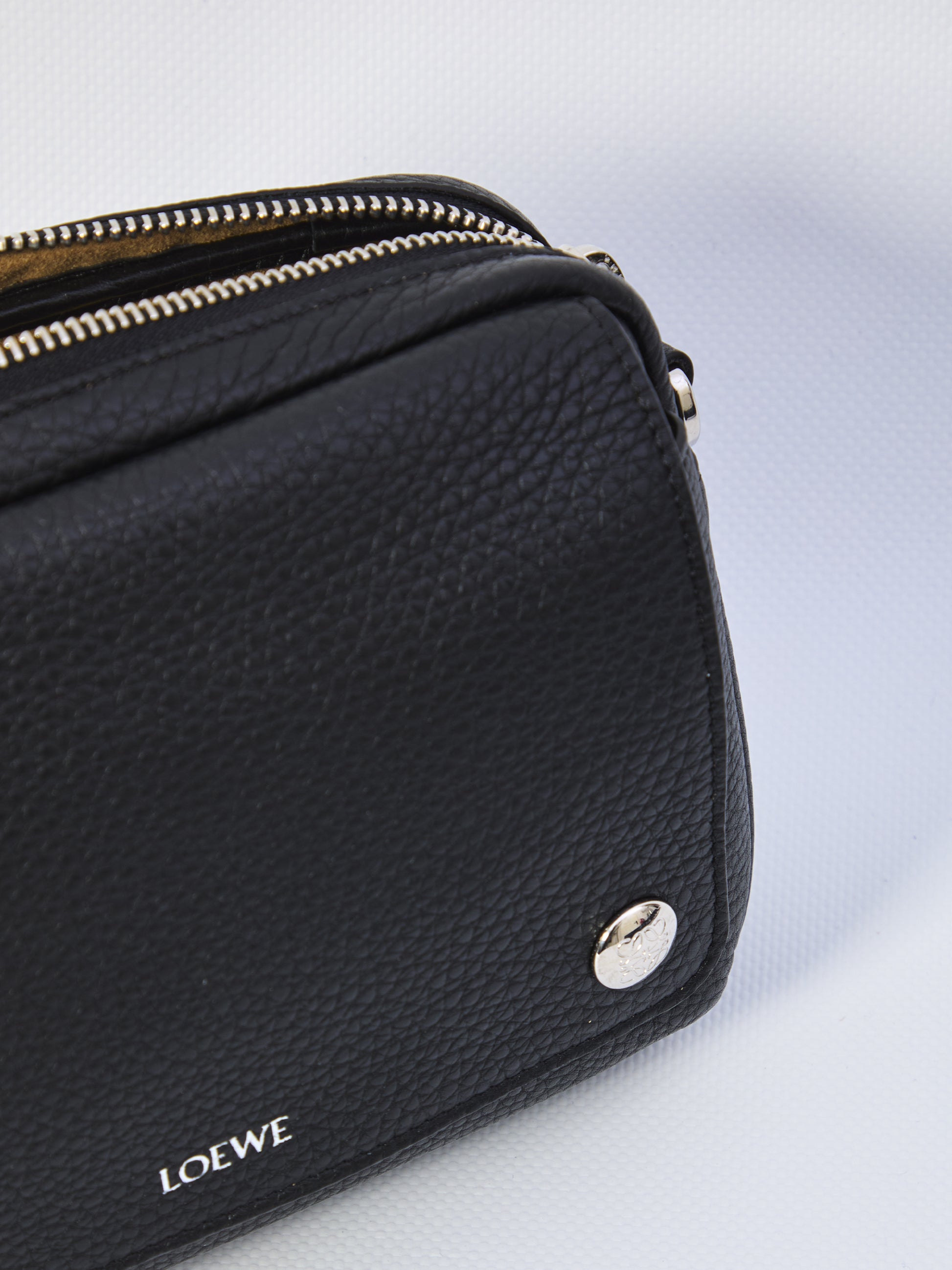 Small Pebble Messenger Bag